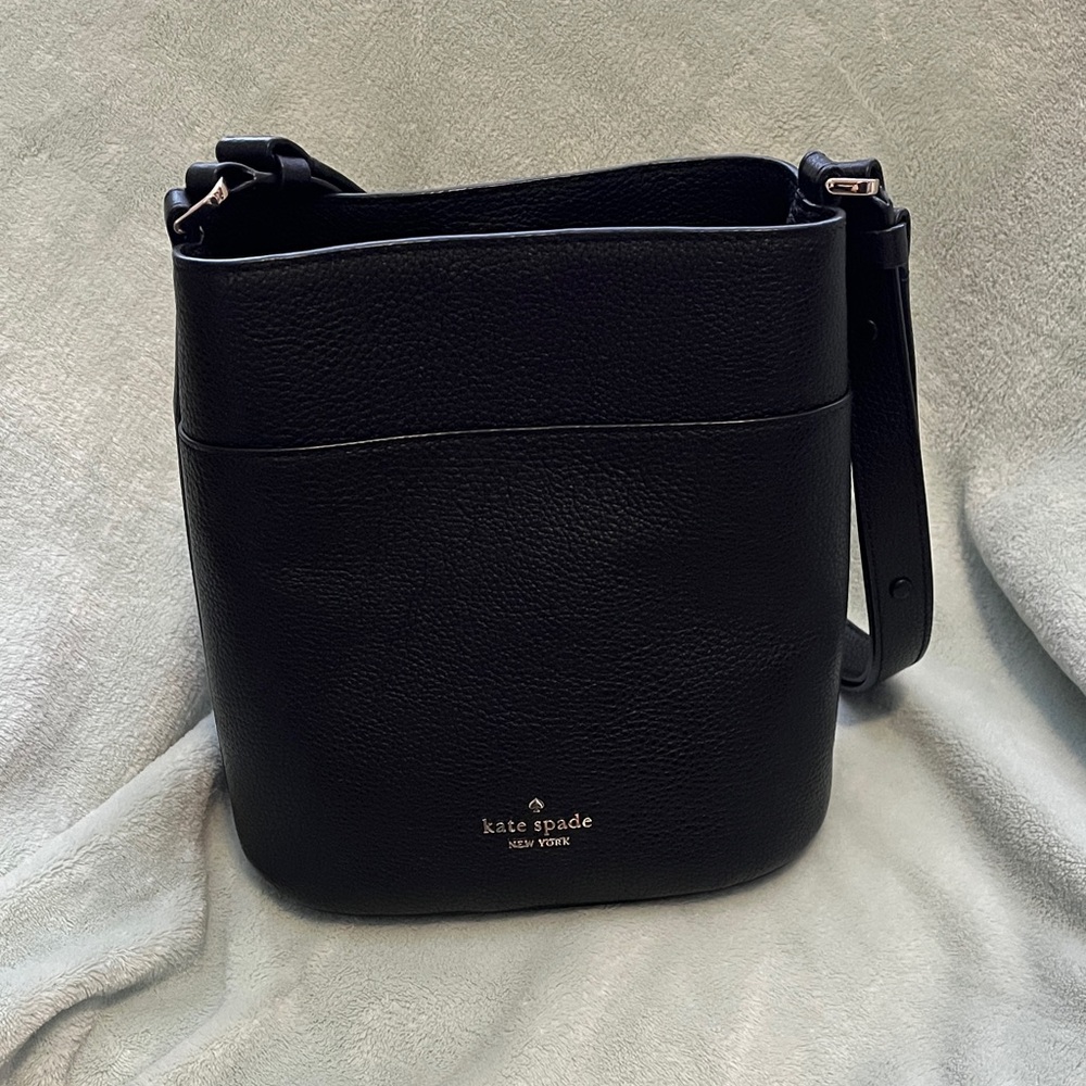 Kate Spade Leila Pebbled Leather Small Bucket Bag
Black